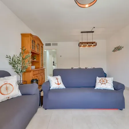 Beachfront 36 كاليبي